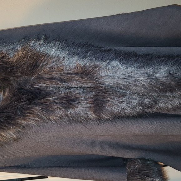 💕2X HP💕NWT Dolce Cabo Faux Fur Sweater/Jacket/Poncho💕 - Picture 4 of 11